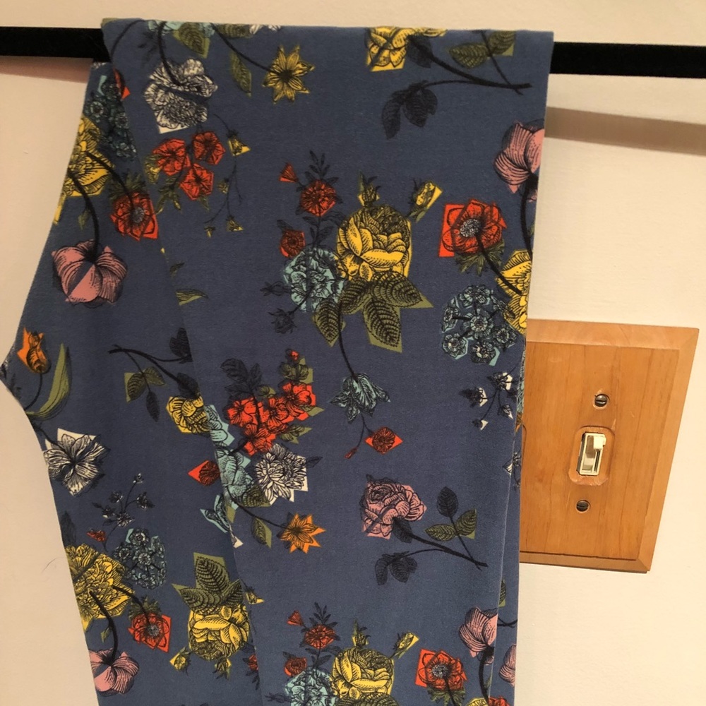 Lularoe floral print TC leggings